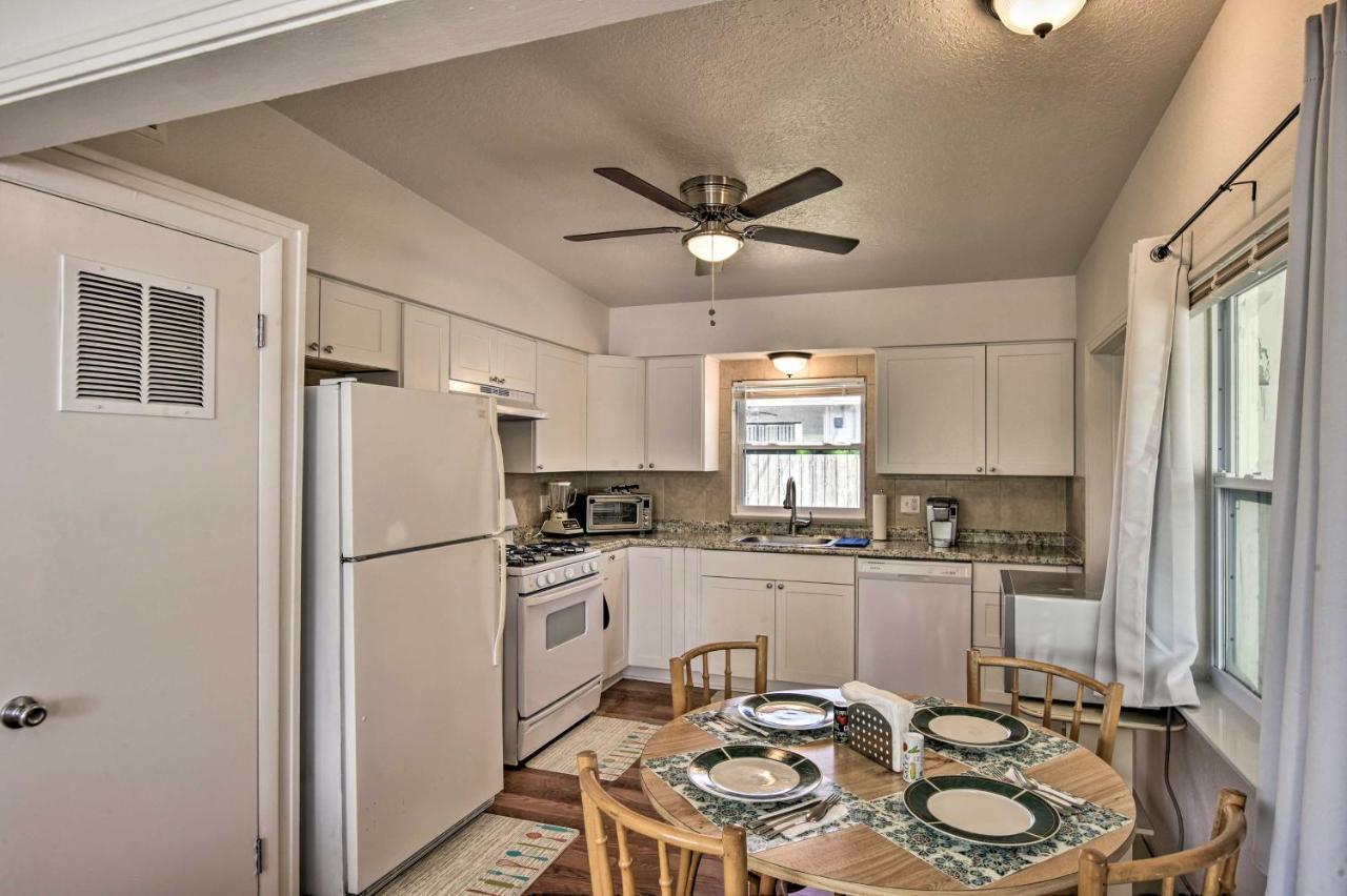 Sunny Cocoa Beach Home Walk To Sea And Attractions! Eksteriør billede