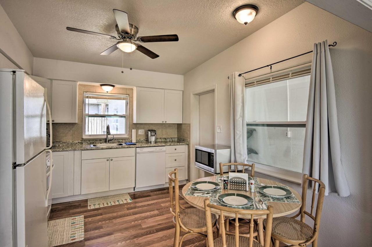 Sunny Cocoa Beach Home Walk To Sea And Attractions! Eksteriør billede